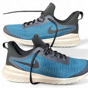 Nike Dynamic Blue and Gray Running Shoes